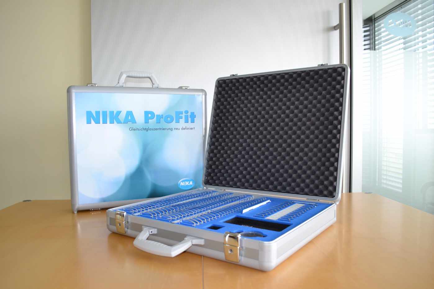 Mess- und Zentriersystem für Gleitsichtgläser